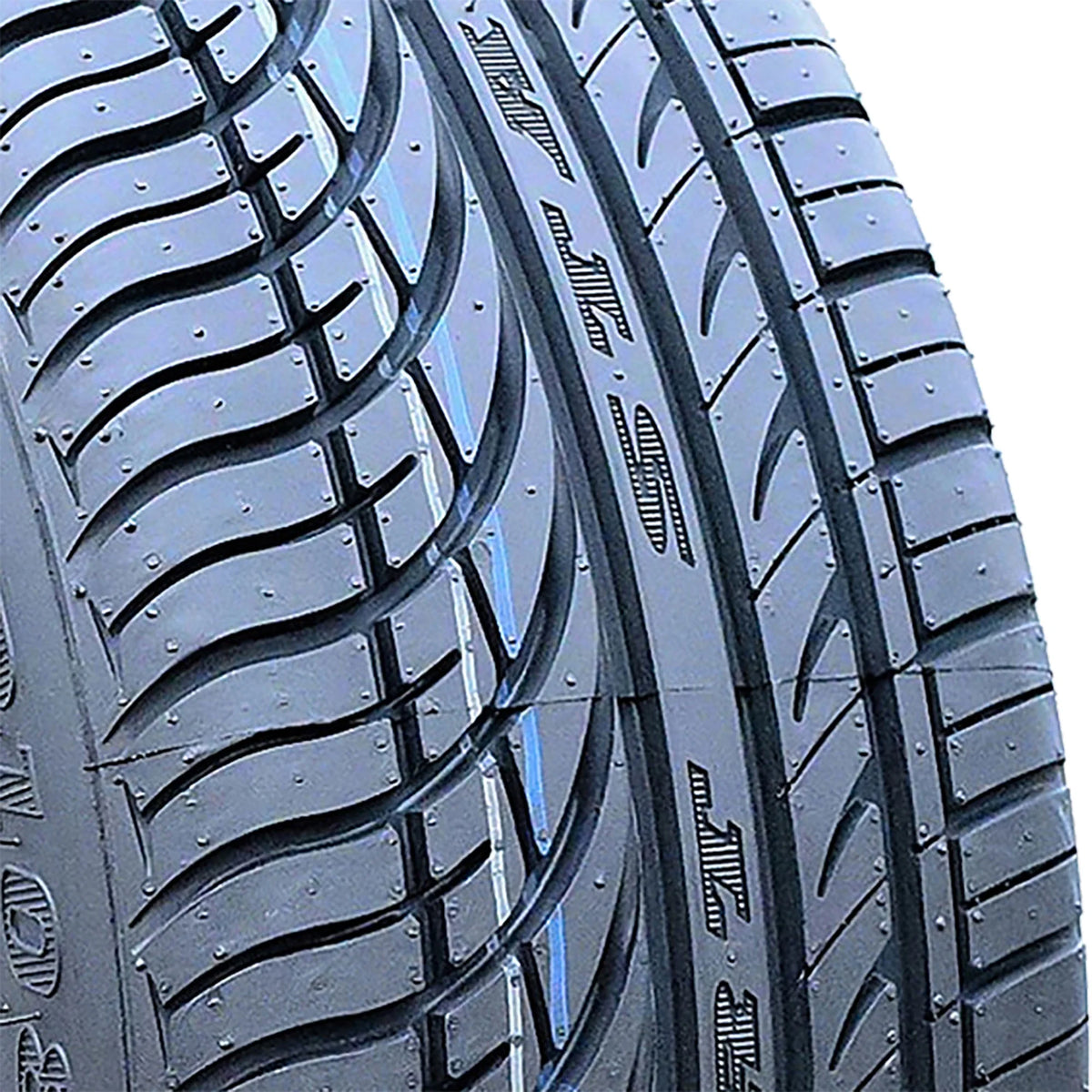 225/45ZR17 94W XL Performance Tire T696