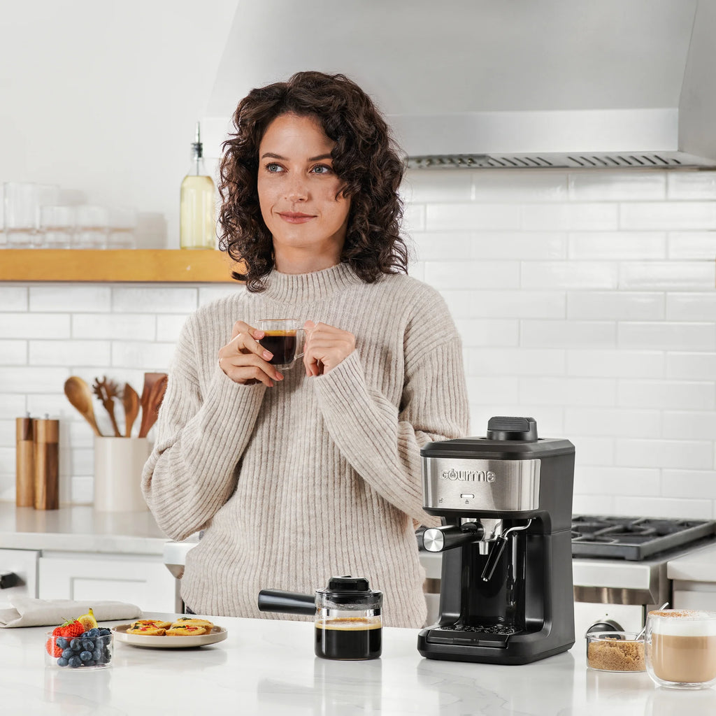 4-Shot Steam Espresso, Cappuccino, and Latte Maker with Frothing Wand G20198