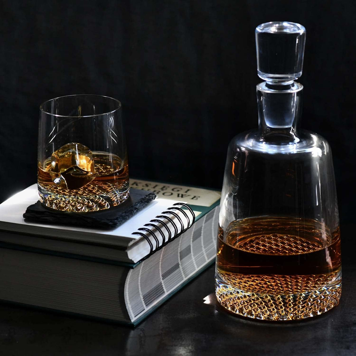 Whisky Glass Decanter Set with 32.1 oz Crystal Carafe and 6 Glasses G870