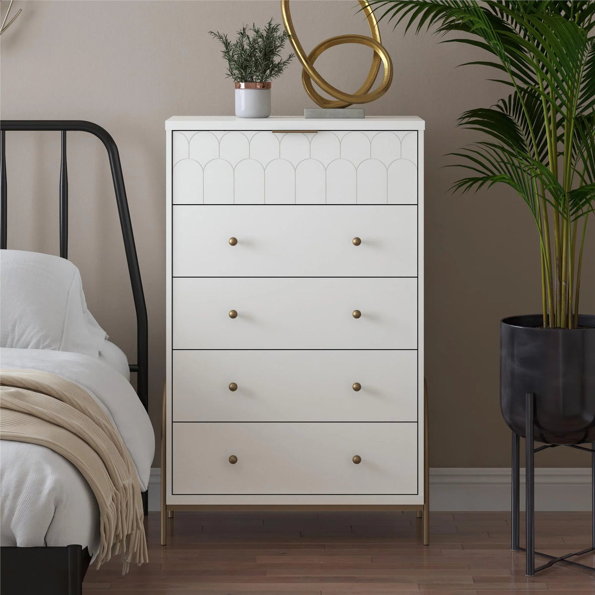 White 5 Drawer Dresser J4787