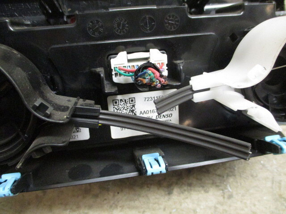 Pre-Owned Subaru Impreza Manual Climate AC Heater Temperature Control Y4987